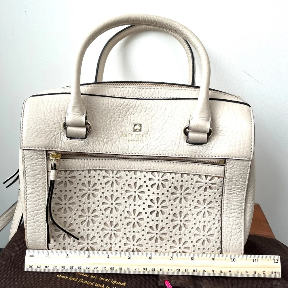 Kate Spade ♠️ Perri Lane bubbles leather Delaney purse in a natural white color. - Picture 8 of 16